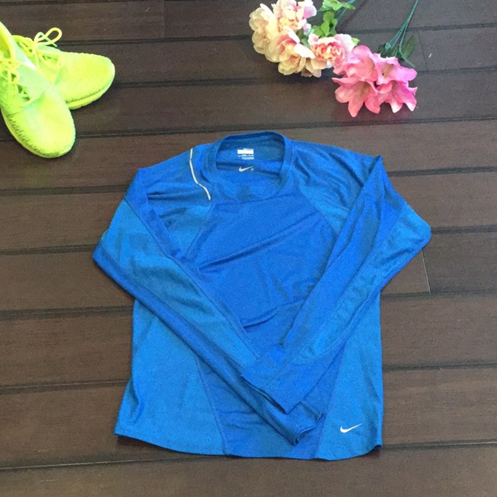 Nike fit-dry long sleeve